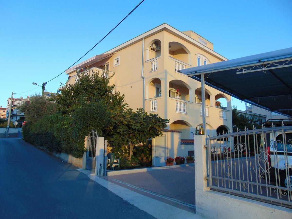 Apartmani Villa Marija ザダル エクステリア 写真